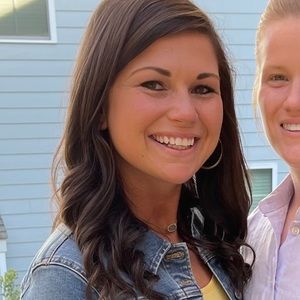 Meet your Posher, Isabella